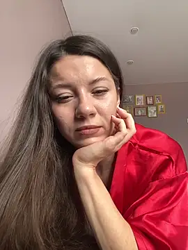 Snapshot of OnlyLeiLa chatting on 04.22.26 OnlyLeiLa online show from 04.22.26