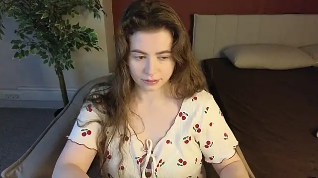 Snapshot of LovingWhisperr chatting on 05.06.26 LovingWhisperr online show from 05.06.26