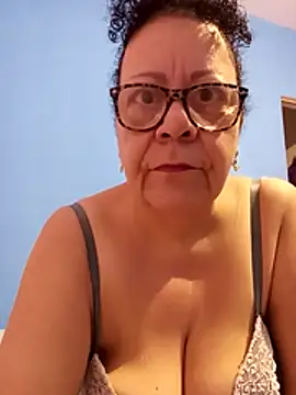 Snapshot of Luach chatting on 02.25.26 Luach online show from 02.25.26