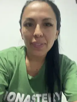 Snapshot of Emma_Sanz__ chatting on 04.16.26 Emma Sanz online show from 04.16.26