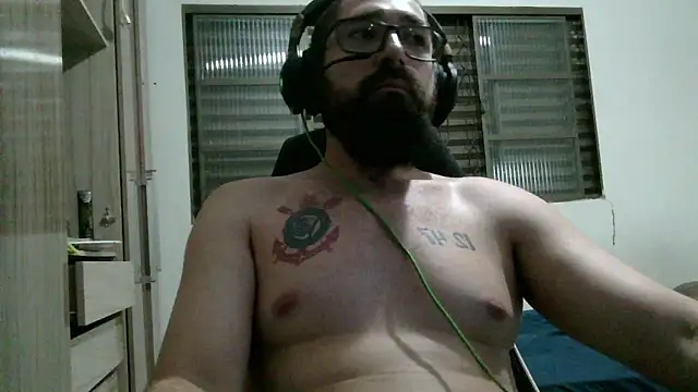 Snapshot of Redlovecouple chatting on 02.26.26 Redlovecouple online show from 02.26.26