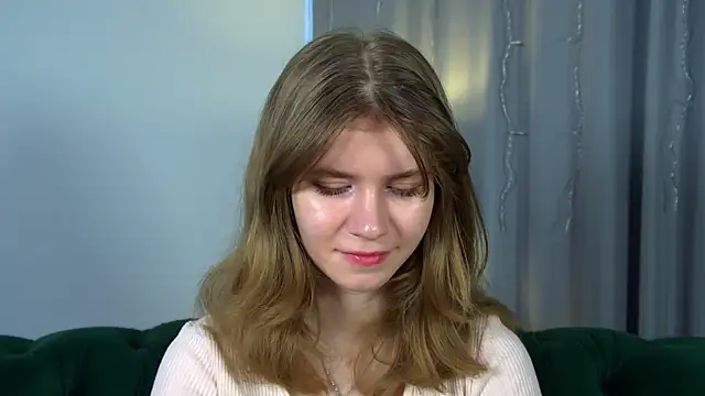 MilaMaelis online show from 04.12.26