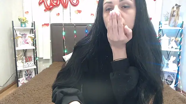 EvaClarkk online show from 04.24.26