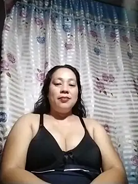 Snapshot of May_Bombs chatting on 02.07.26 May Bombs online show from 02.07.26