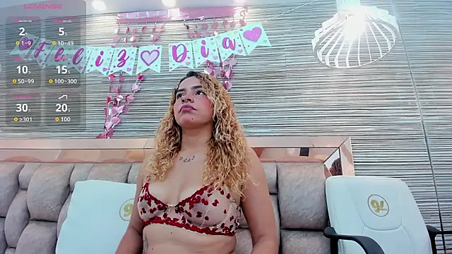 Snapshot of rossy_roose chatting on 02.13.26 rossy roose online show from 02.13.26