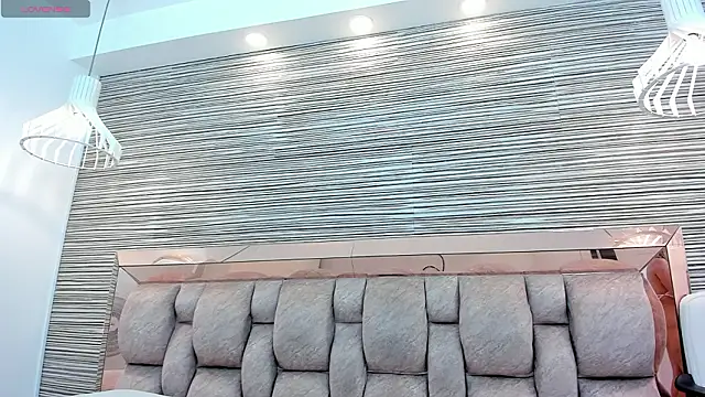 Snapshot of rossy_roose chatting on 02.25.26 rossy roose online show from 02.25.26