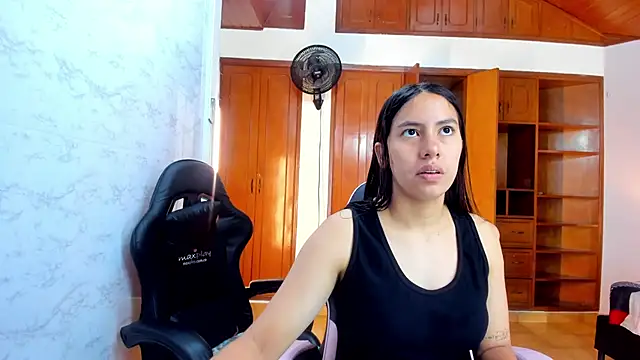 Snapshot of Emily_and_Soffy chatting on 02.17.26 Emily and Soffy online show from 02.17.26