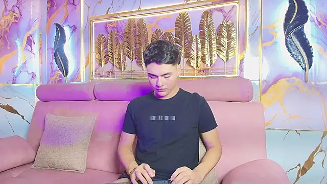 Snapshot of FemNoa chatting on 02.20.26 FemNoa online show from 02.20.26