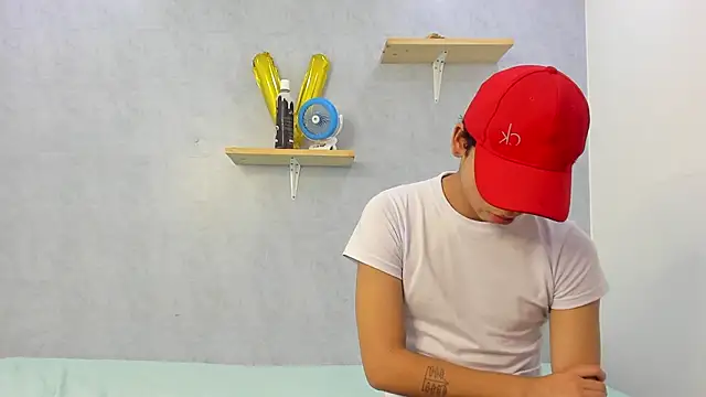 Snapshot of Eliotkinky chatting on 02.26.26 Eliotkinky online show from 02.26.26