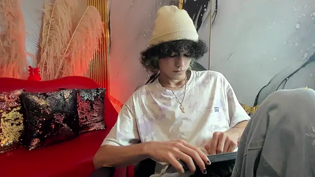 Snapshot of thanier_18 chatting on 06.08.26 thanier 18 online show from 06.08.26