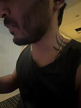 Snapshot of DaggerTie chatting on 02.18.26 DaggerTie online show from 02.18.26