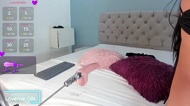 Valentina Rujano online show from 03.13.26