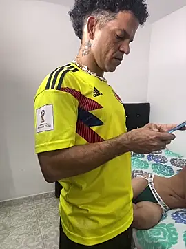 MaxyRyan online show from 04.10.26