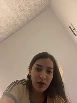 Snapshot of Mia_rivers__ chatting on 04.18.26 Mia rivers online show from 04.18.26