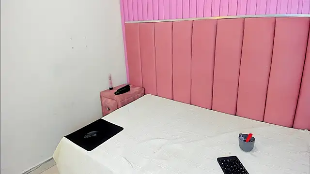 LunaSmithly online show from 04.04.26