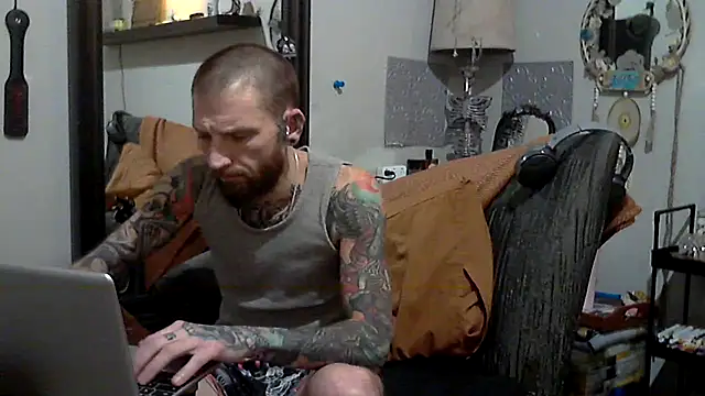 Snapshot of F_D_R_ chatting on 02.23.26 F D R online show from 02.23.26