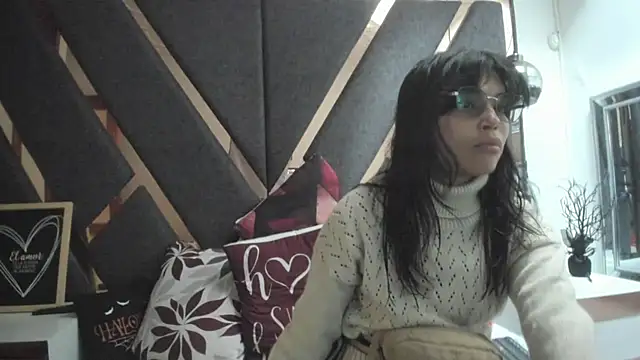 Snapshot of Maggyx chatting on 05.25.26 Maggyx online show from 05.25.26