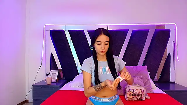 Snapshot of sophia_love__ chatting on 02.26.26 sophia love online show from 02.26.26