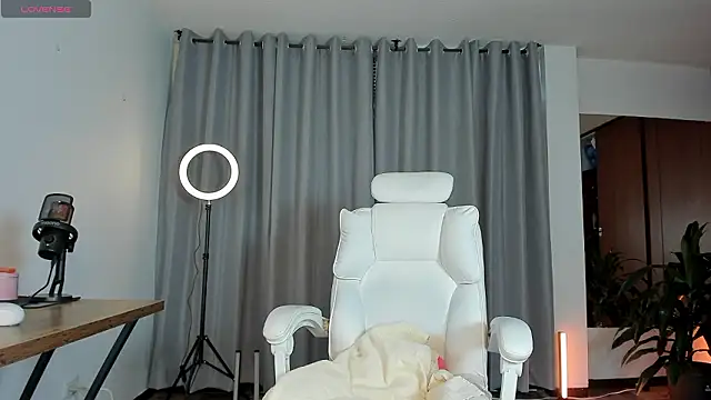 karinnixx online show from 03.15.26