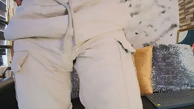 Max Hornye online show from 04.08.26