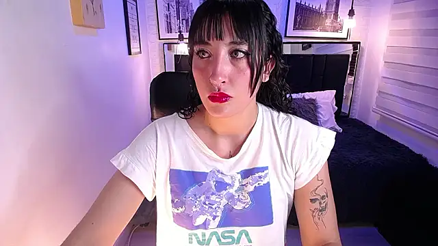 Snapshot of ladyraing chatting on 02.26.26 ladyraing online show from 02.26.26