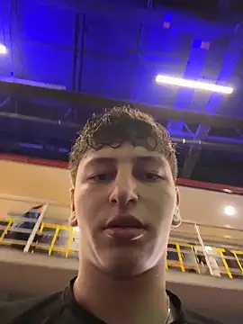 Snapshot of ARON_LUXX chatting on 04.14.26 ARON LUXX online show from 04.14.26