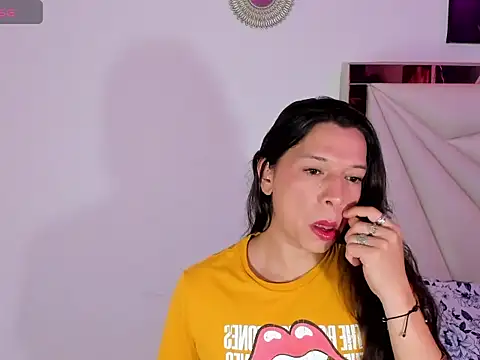 Snapshot of ale-noah chatting on 02.18.26 ale-noah online show from 02.18.26