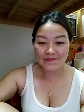 Snapshot of Jennie_dogy chatting on 07.22.26 Jennie dogy online show from 07.22.26
