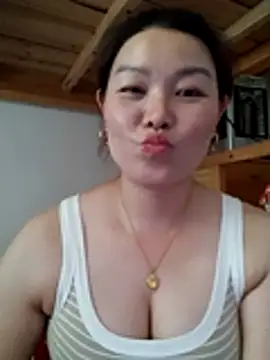 Snapshot of Jennie_dogy chatting on 07.23.26 Jennie dogy online show from 07.23.26