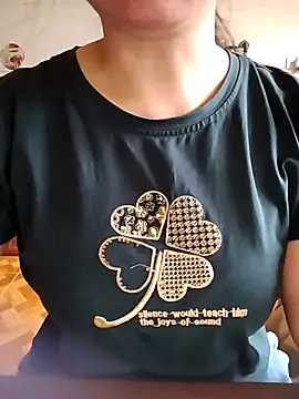 LiilyZi online show from 04.06.26