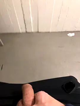 Snapshot of Tommyzzzzzz chatting on 11.16.25 Tommyzzzzzz online show from 11.16.25