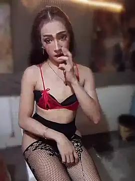 Snapshot of GeorginaLove09 chatting on 05.19.26 GeorginaLove09 online show from 05.19.26