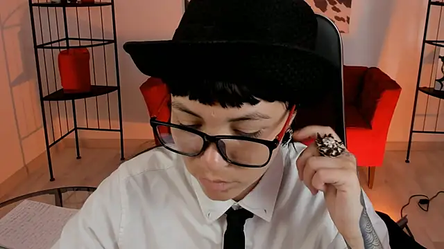 Snapshot of NeoGeisha chatting on 07.07.26 NeoGeisha online show from 07.07.26