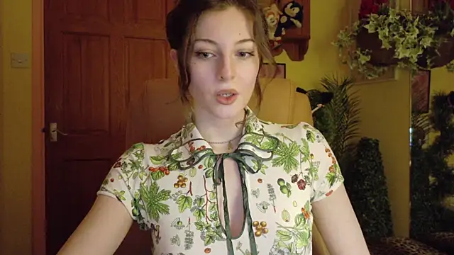 Snapshot of meesey chatting on 02.26.26 meesey online show from 02.26.26