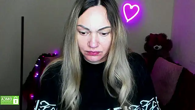 Snapshot of BlondMikey22 chatting on 02.05.26 BlondMikey22 online show from 02.05.26