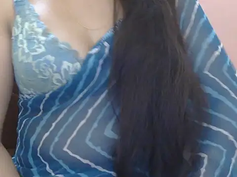 Snapshot of Cute_Sheetal chatting on 05.12.26 Cute Sheetal online show from 05.12.26