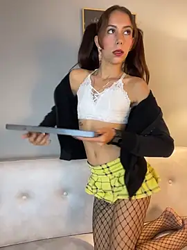 Snapshot of BonniePink_ chatting on 02.24.26 BonniePink online show from 02.24.26