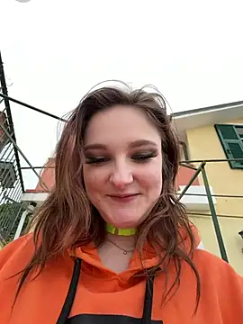 ViviLuu online show from 04.07.26