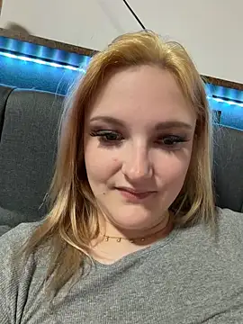 ViviLuu online show from 04.27.26