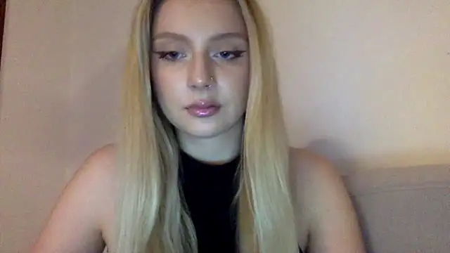 Snapshot of MayaWetDream chatting on 02.27.26 MayaWetDream online show from 02.27.26