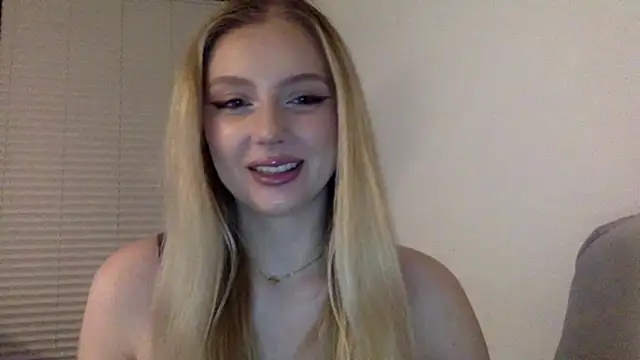 Snapshot of MayaWetDream chatting on 03.01.26 MayaWetDream online show from 03.01.26