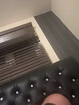 Lovermolls online show from 04.17.26