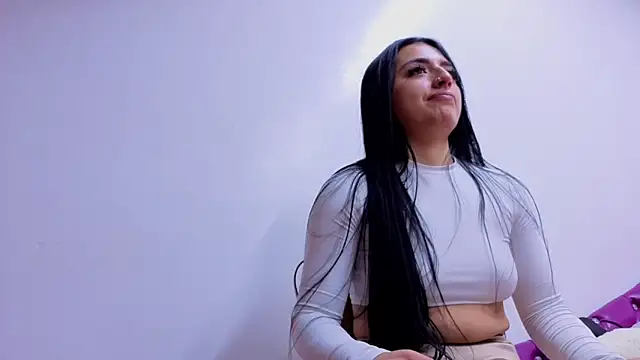 Snapshot of Julieta-Horny- chatting on 05.01.26 Julieta-Horny- online show from 05.01.26