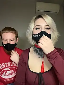 Snapshot of AllisonXAlfred chatting on 02.05.26 AllisonXAlfred online show from 02.05.26