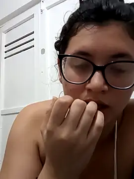 Snapshot of Dahlia-Rose chatting on 02.28.26 Dahlia-Rose online show from 02.28.26