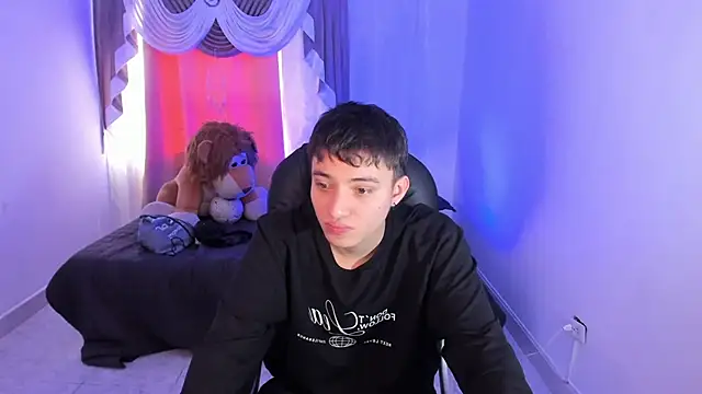 Snapshot of Wesleey-Boy chatting on 02.25.26 Wesleey-Boy online show from 02.25.26