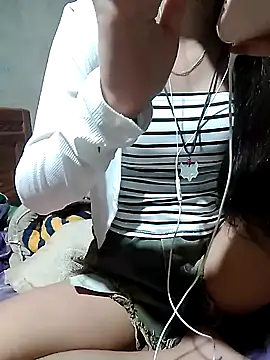 Snapshot of DoliceGirl2k chatting on 04.07.26 DoliceGirl2k online show from 04.07.26
