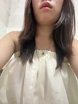 Snapshot of DoliceGirl2k chatting on 04.27.26 DoliceGirl2k online show from 04.27.26