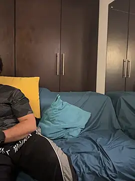 EmilyAndAndrew online show from 02.20.26