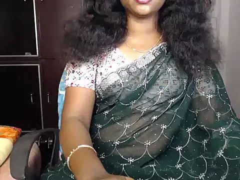 Snapshot of VixenNandhu chatting on 07.22.26 VixenNandhu online show from 07.22.26